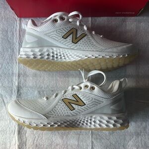 New Balance Women’s Fast Pitch Softball Cleats Fresh Foam Velo v2 Turf White